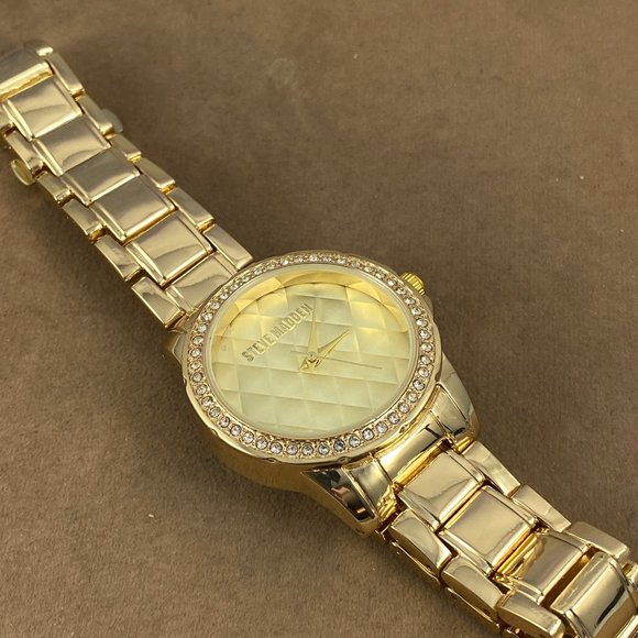 Steve Madden Womens Wrist Watch Gold Tone Crystals - Picture 3 of 5